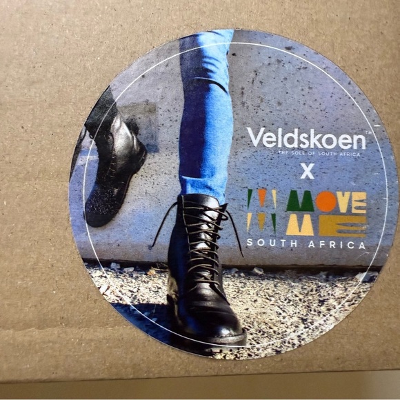 VELDSKOEN Move Me Ranger Boot Black Leather Black Sole Men’s 7 Women’s 9 EU 40 - Picture 14 of 16